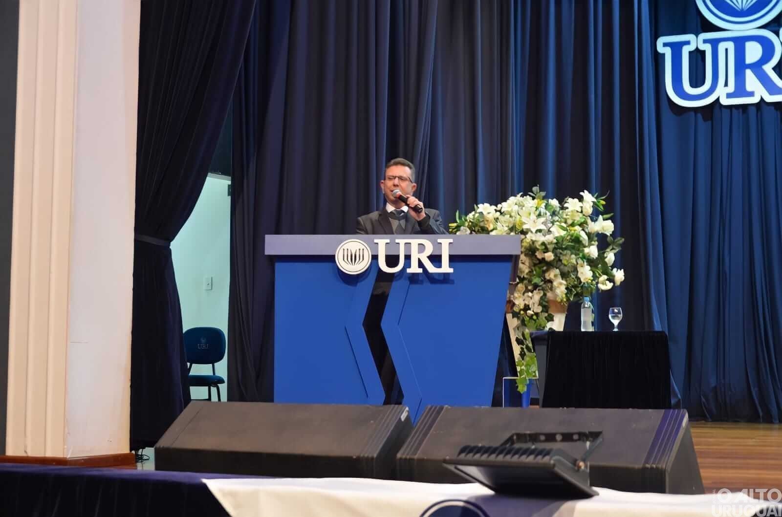 Da Luz Imóveis celebra 10 anos com palestra de um dos maiores nomes do empreendedorismo