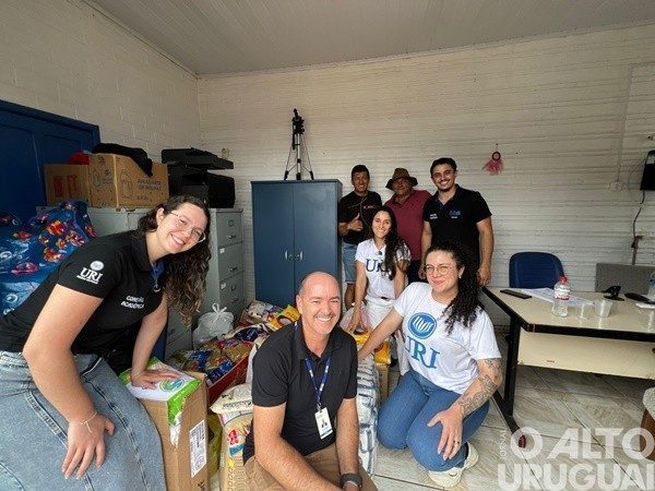 Gincana de Volta às Aulas da URI/FW beneficia nove entidades