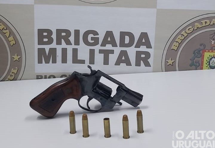 Homem é preso por embriaguez, porte ilegal e disparo de arma em Taquaruçu do Sul
