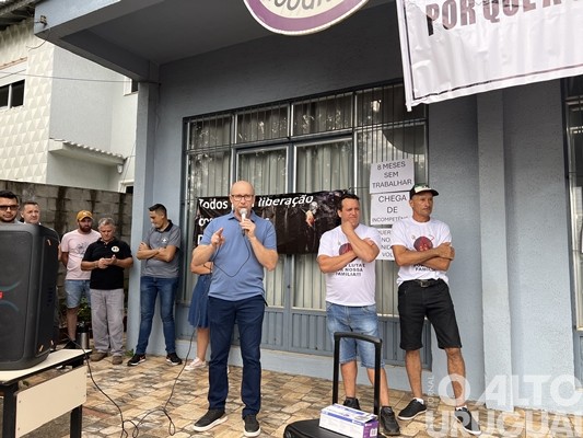 Protesto de garimpeiros mobiliza comunidade em Ametista do Sul