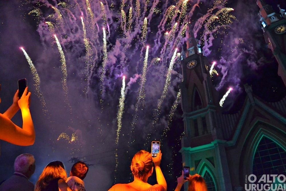 Frederico em Luz acende o espírito de natal na Praça da Matriz