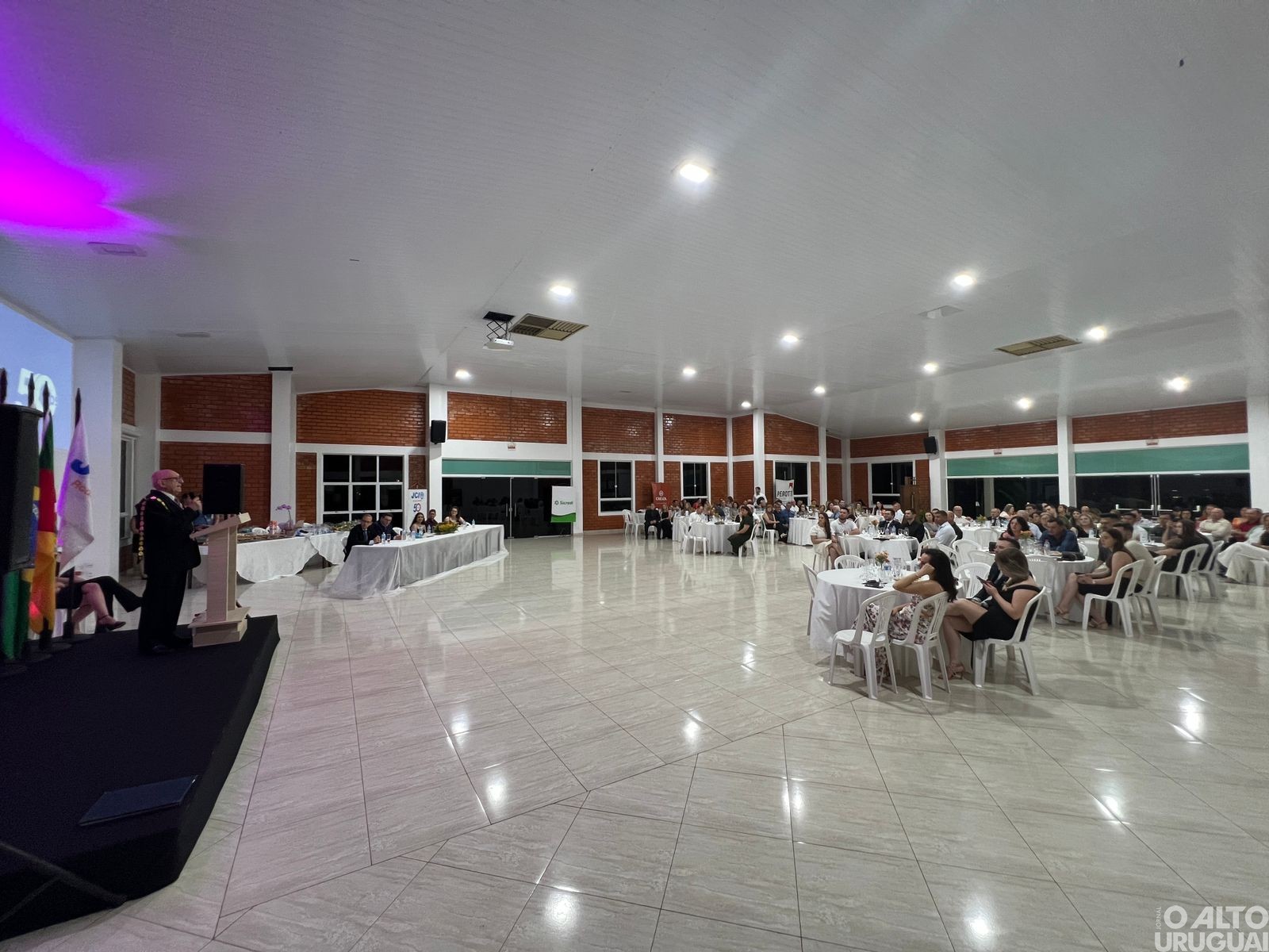 Jantar festivo com honrarias marca os 50 anos da JCI em Rodeio Bonito