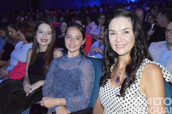 Mais de 800 pessoas participam de palestra com Leila Ama em FW