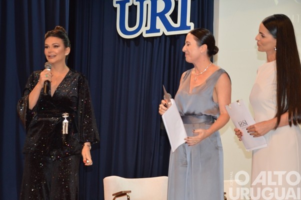 Mais de 800 pessoas participam de palestra com Leila Ama em FW