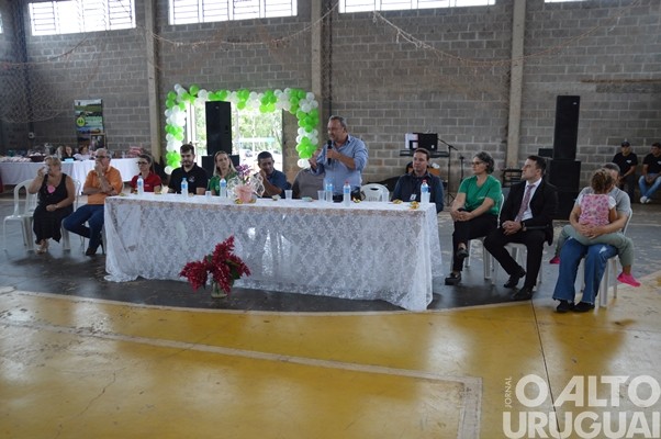 Centenas de mulheres participam de encontro em Jaboticaba