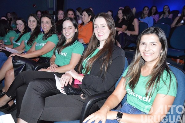 Mais de 800 pessoas participam de palestra com Leila Ama em FW
