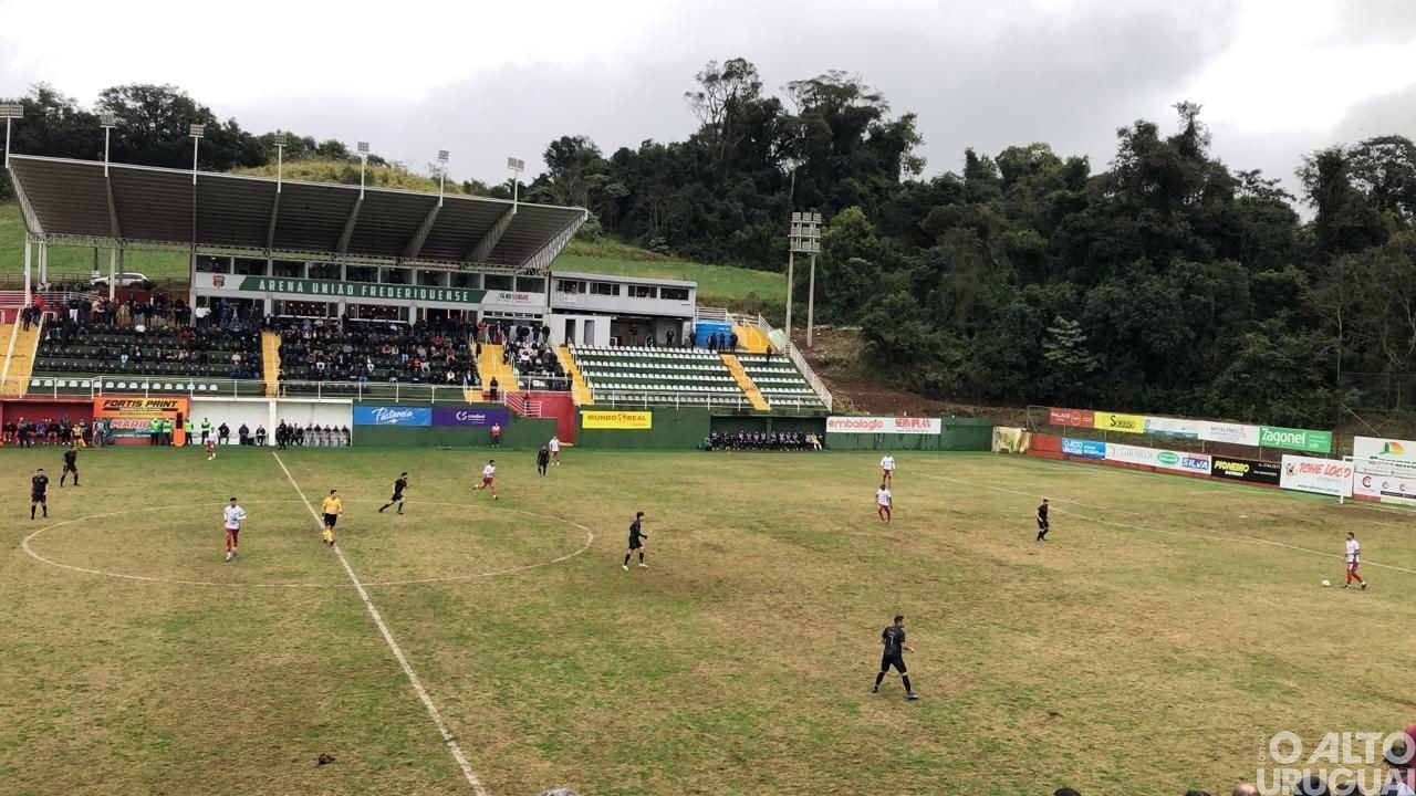 União empata com Monsoon nas quartas de final