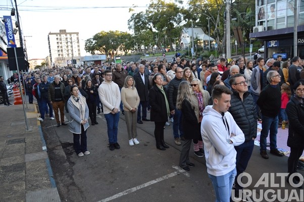Confecção dos tapetes de Corpus Christi mobiliza católicos em FW