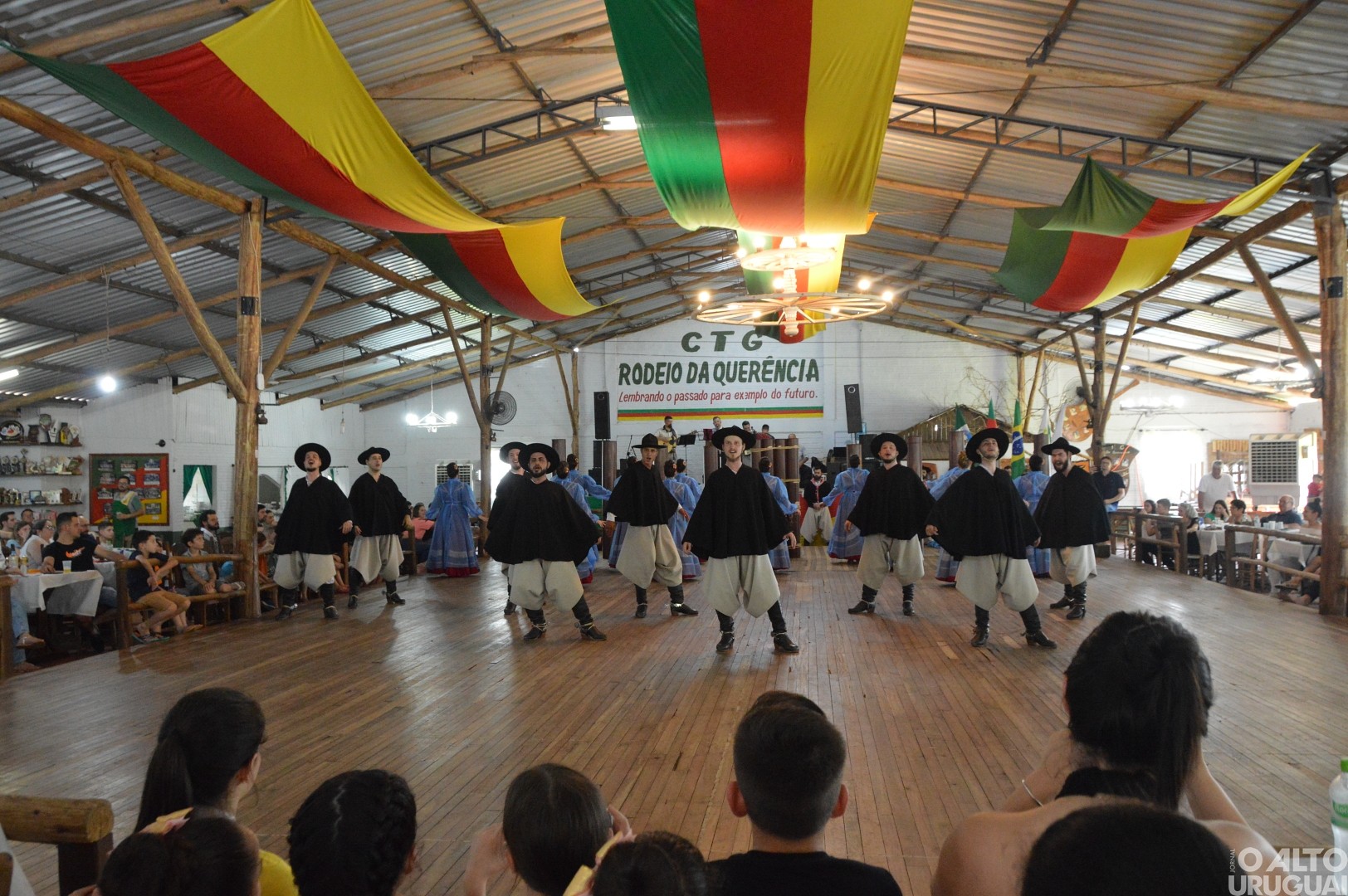 CTG Rodeio da Querência apresenta coreografia trabalhada para a final do Enart