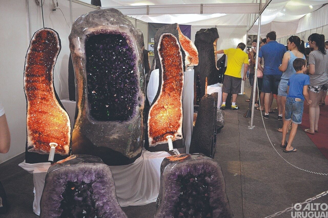 Expopedras: inicia a feira de Ametista do Sul