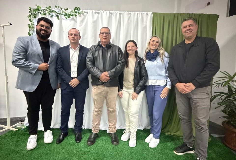Câmara de Ametista do Sul acompanha encontro sobre Bolsas de Inglês