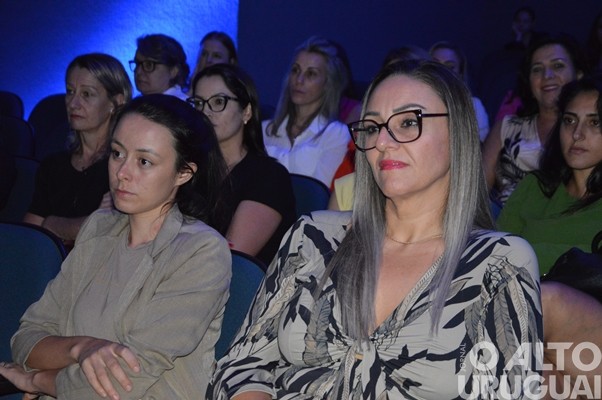 Mais de 800 pessoas participam de palestra com Leila Ama em FW