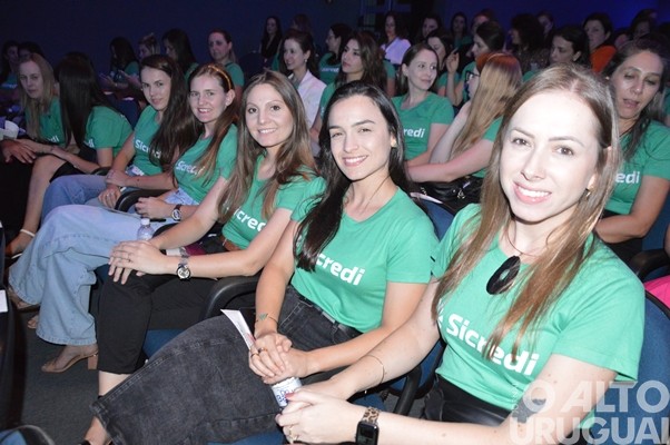 Mais de 800 pessoas participam de palestra com Leila Ama em FW
