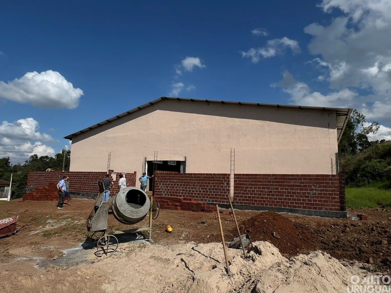 Ginásio da linha São João Vianey recebe ampliação em Novo Tiradentes