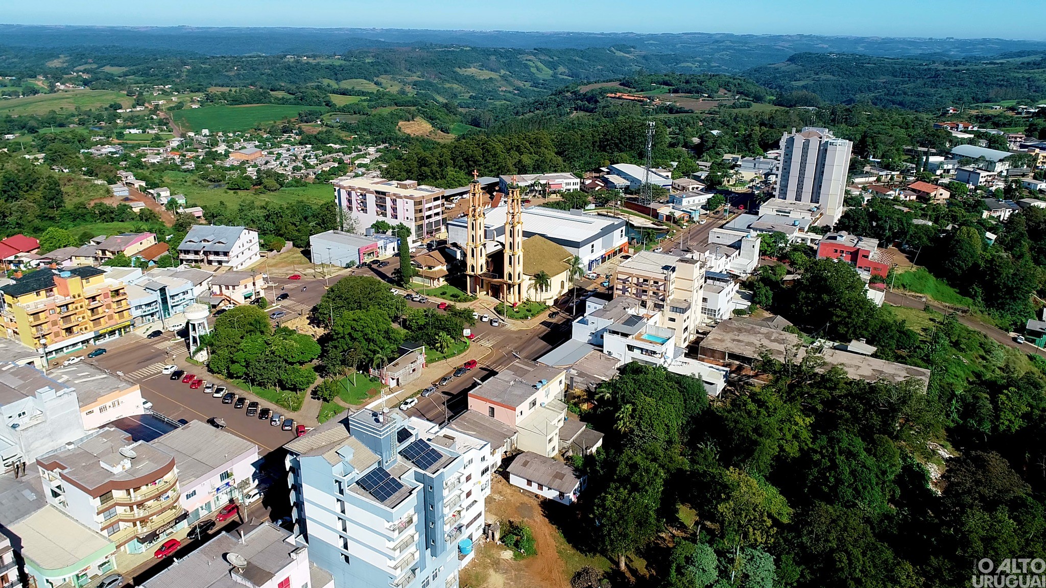 Palmitinho assina contratos para construção de 10 novas casas do PNHR