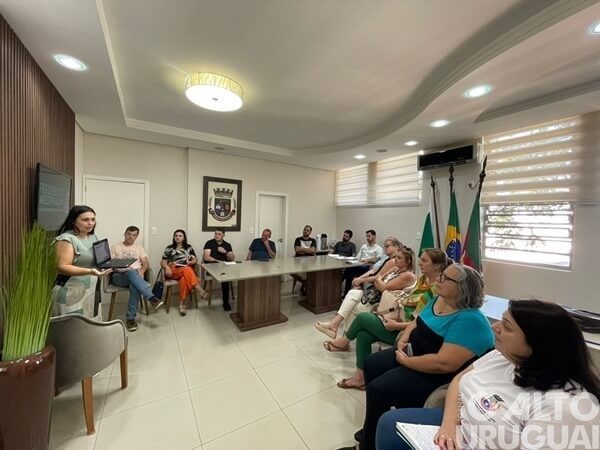 Administração de FW realiza reunião sobre coleta seletiva