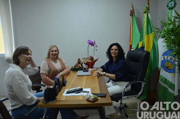 Encontro reúne três prefeitas em exercício da região