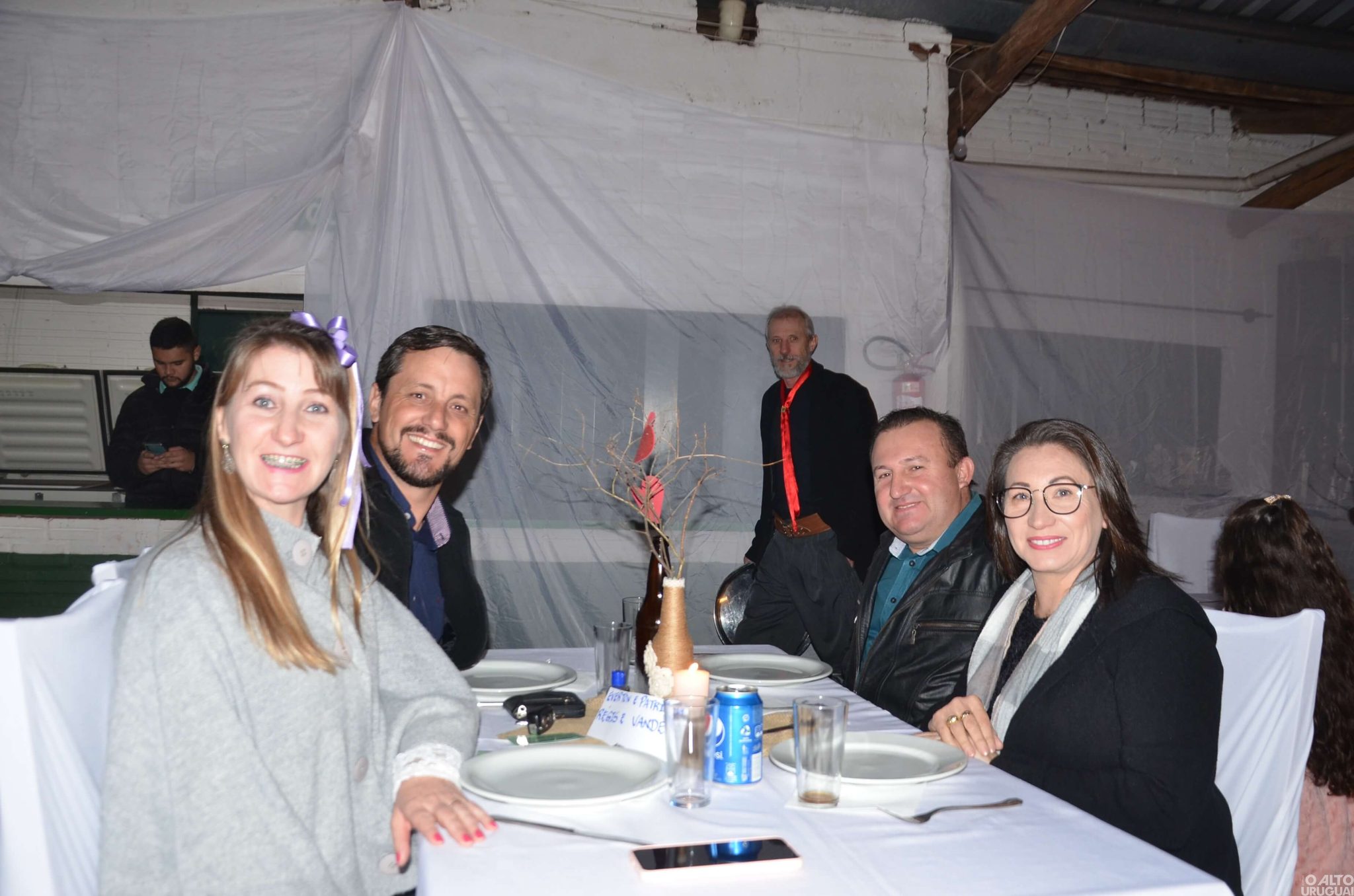 Noite do Galanteio reúne casais no CTG Rodeio da Querência