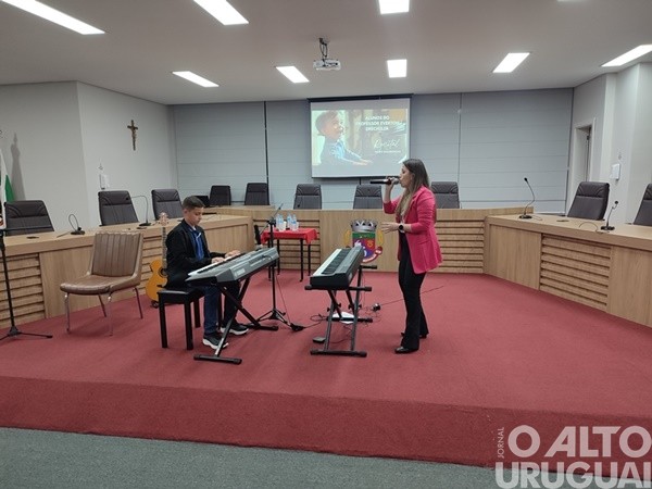 Talentos de FW e região participam de recital na Câmara de Vereadores de FW