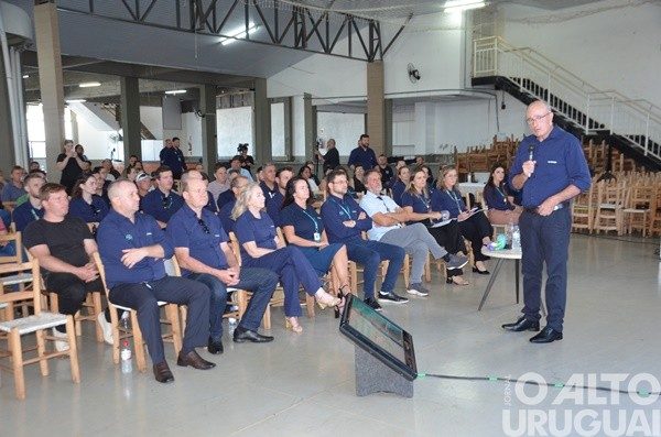 Assembleia geral da Sicoob Oestecredi aprova contas de 2025