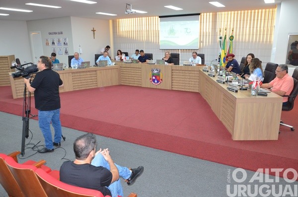 Vereador Ismael Cocco é eleito presidente do Legislativo de FW