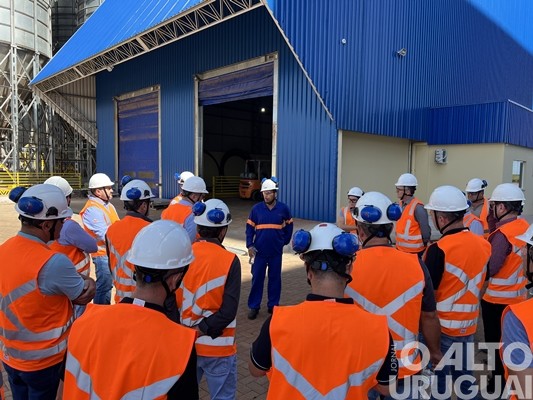 JBS apresenta a estrutura da fábrica de ração em Seberi