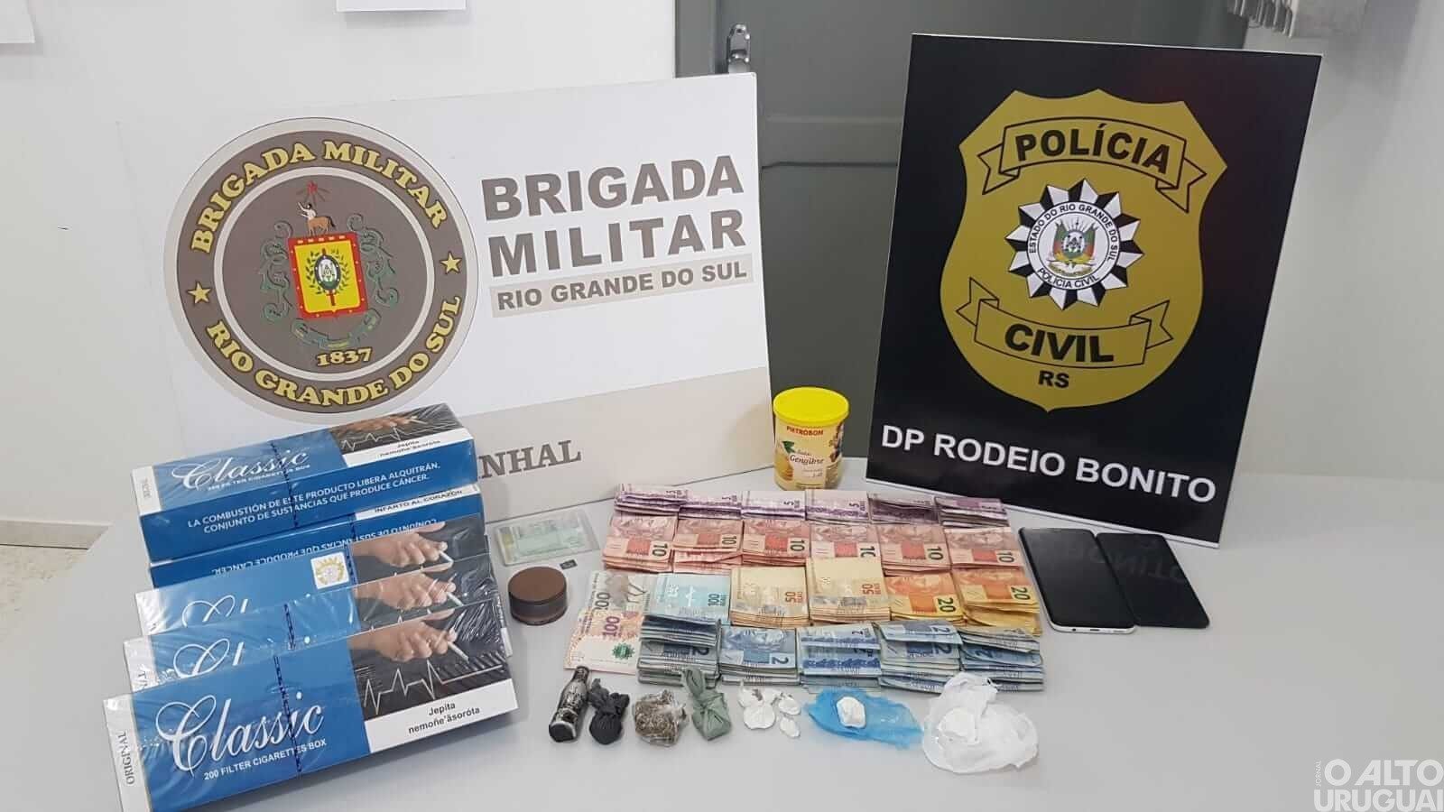 Polícia realiza dois mandados de busca e apreensão em Pinhal