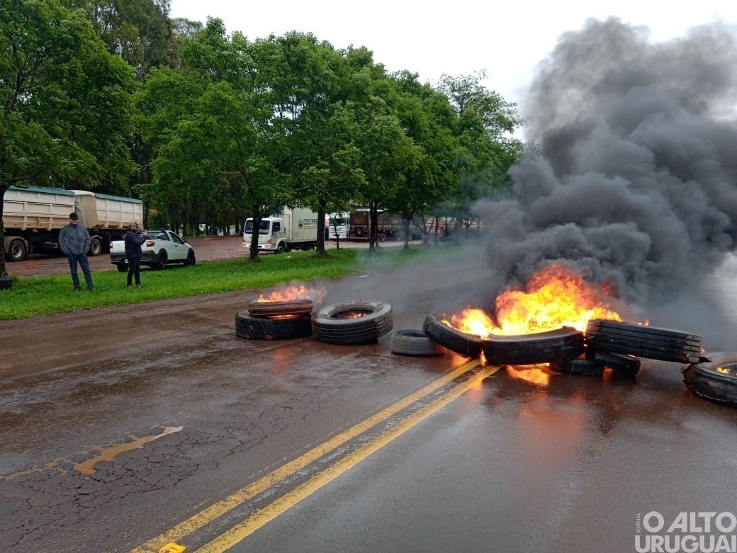 Manifestantes também bloqueiam a BR-386 em Boa Vista das Missões