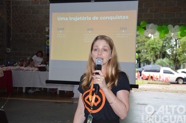 Centenas de mulheres participam de encontro em Jaboticaba