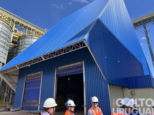 JBS apresenta a estrutura da fábrica de ração em Seberi