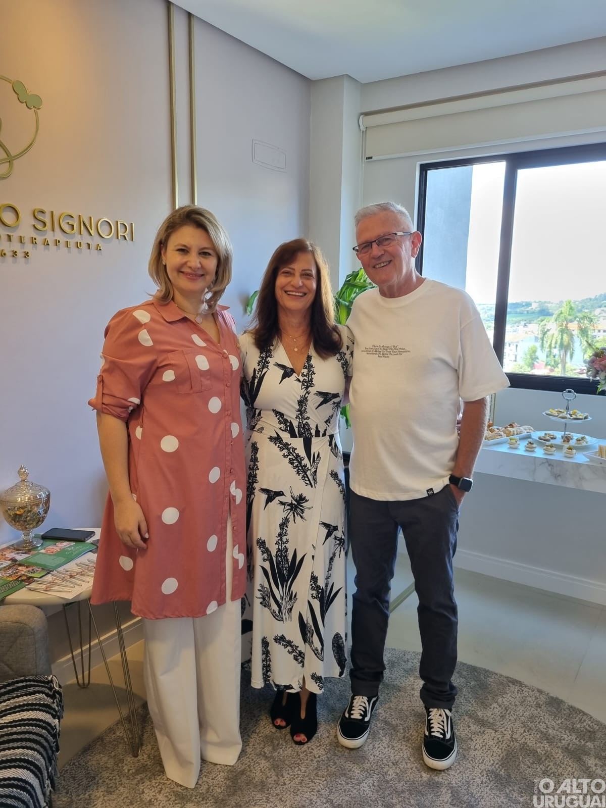 Tatieli Peixoto Signori reinaugura consultório em FW