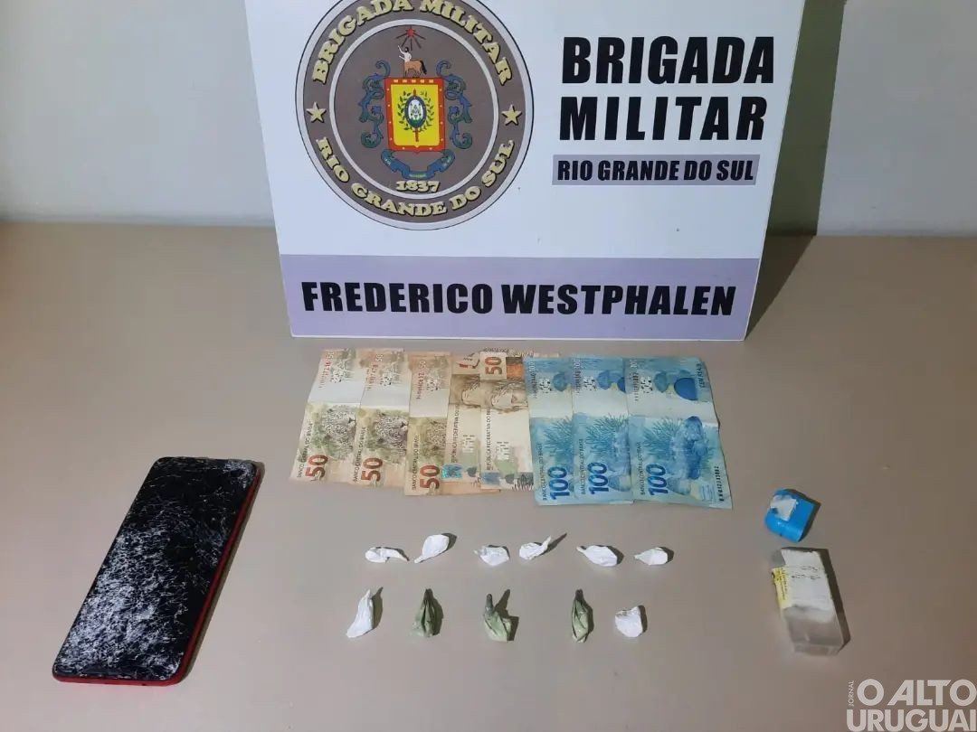 Dupla é presa por tráfico de drogas em FW