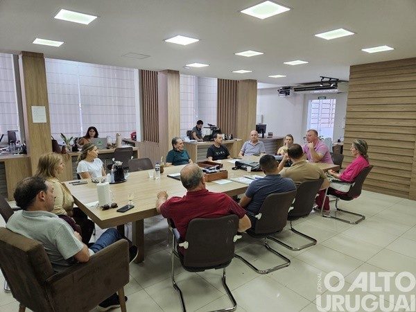 Proprietários de empresas da antiga Rua dos Arcos de FW apresentam demandas aos vereadores