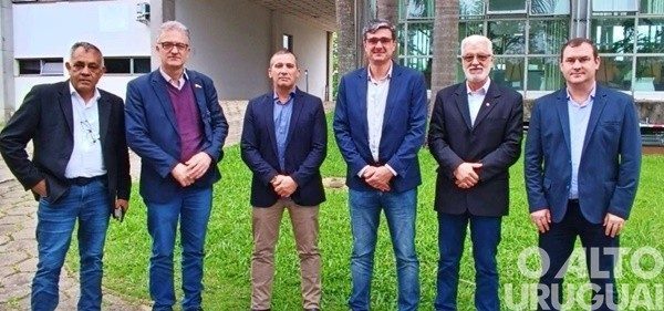 Lideranças debatem implantação do curso de medicina no campus da UFSM-PM