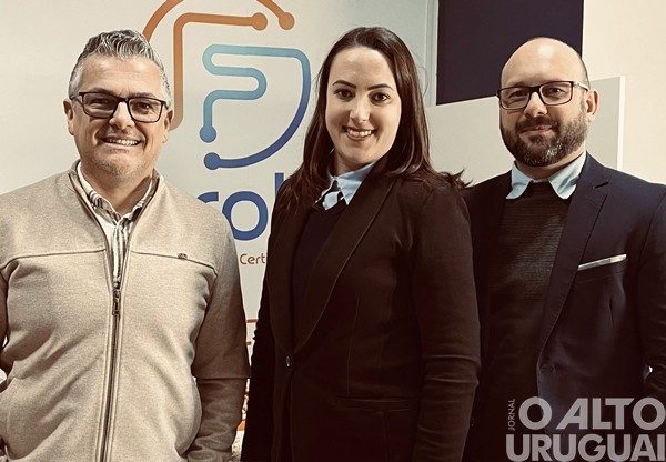 Farol TI completa 15 anos sendo referência em sistemas comerciais e certificação digital