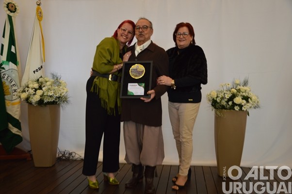 Câmara de Vereadores de Seberi homenageia pioneiros