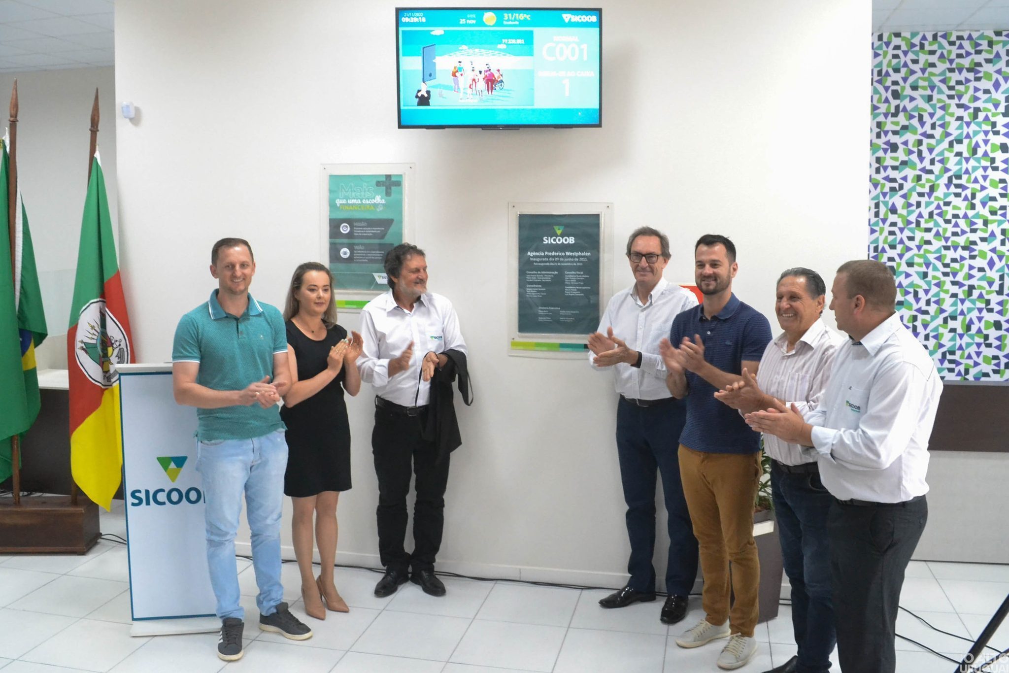Sicoob Oestecredi reinaugura agência em novo espaço em FW
