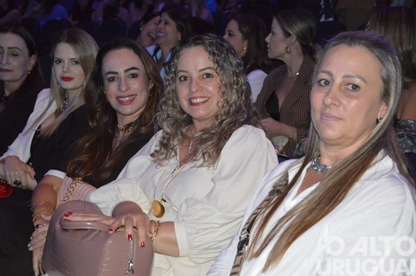 Mais de 800 pessoas participam de palestra com Leila Ama em FW
