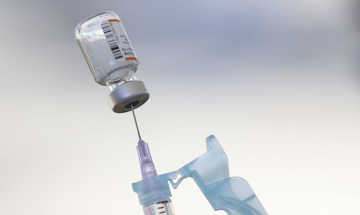 Anvisa aprova vacinas bivalentes para dose de reforço contra Covid-19