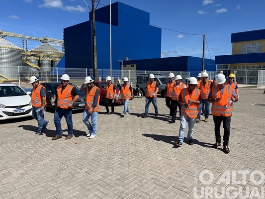 JBS apresenta a estrutura da fábrica de ração em Seberi