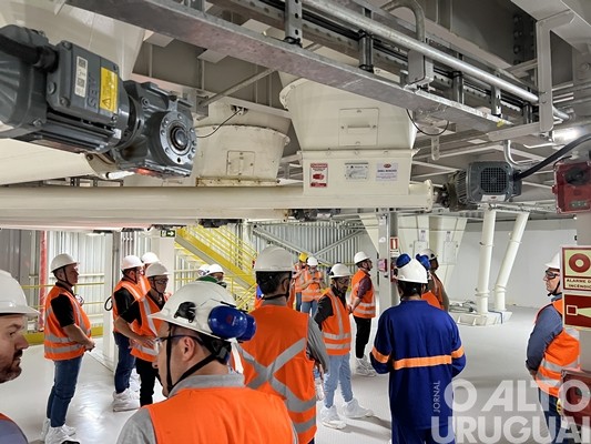 JBS apresenta a estrutura da fábrica de ração em Seberi