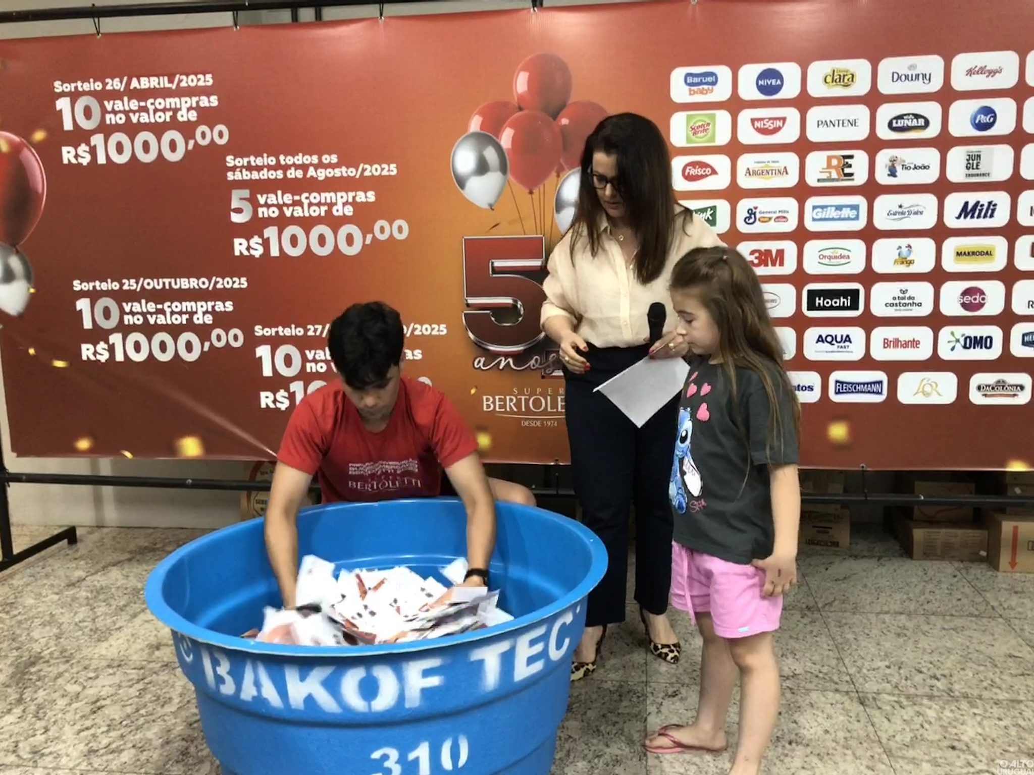 Supermercado Bertoletti realiza penúltimo sorteio da campanha de 51 anos