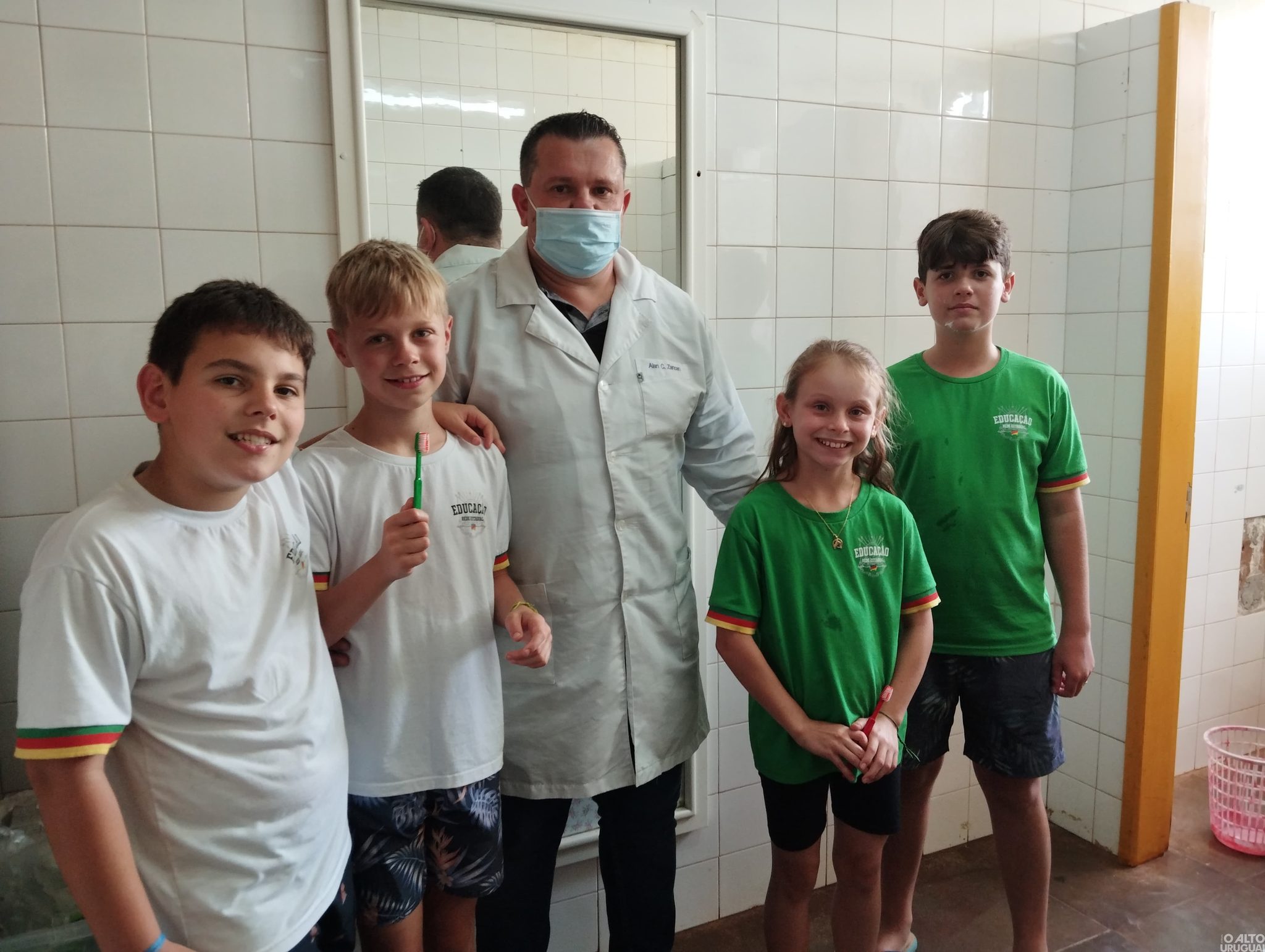 Equipe de saúde bucal orienta estudantes da Escola Padre Abílio Sponchiado em Vista Alegre