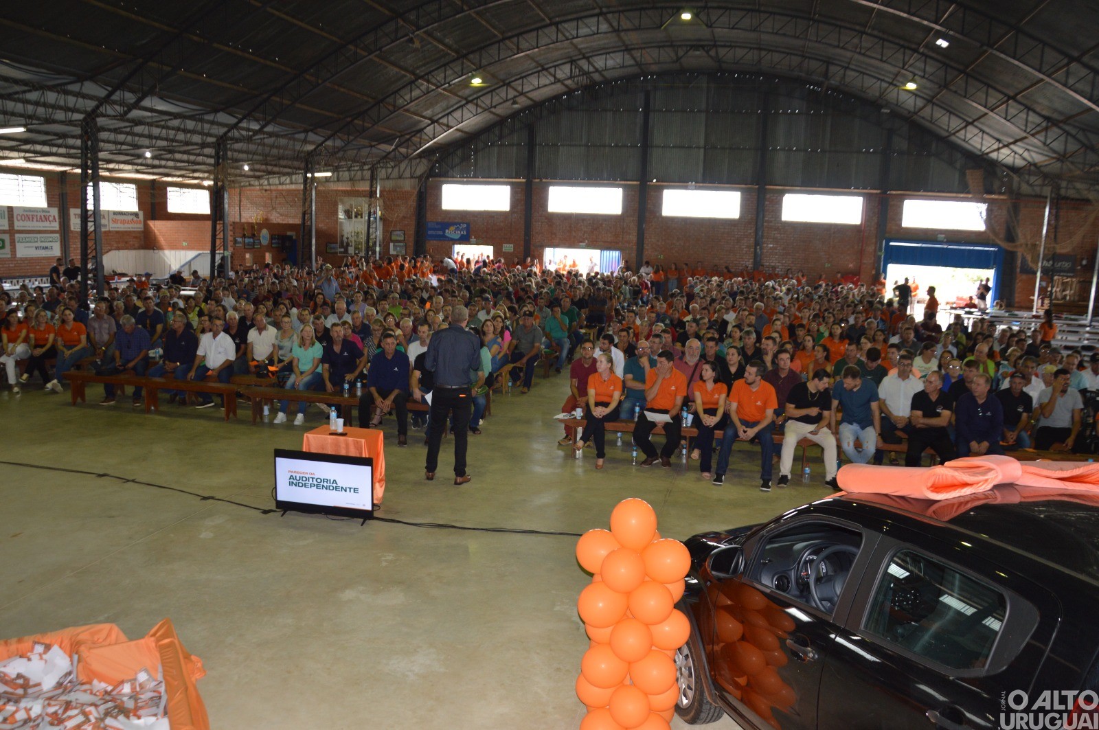 Cerca de 1,5 mil associados participam da assembleia-geral da Cresol Raiz