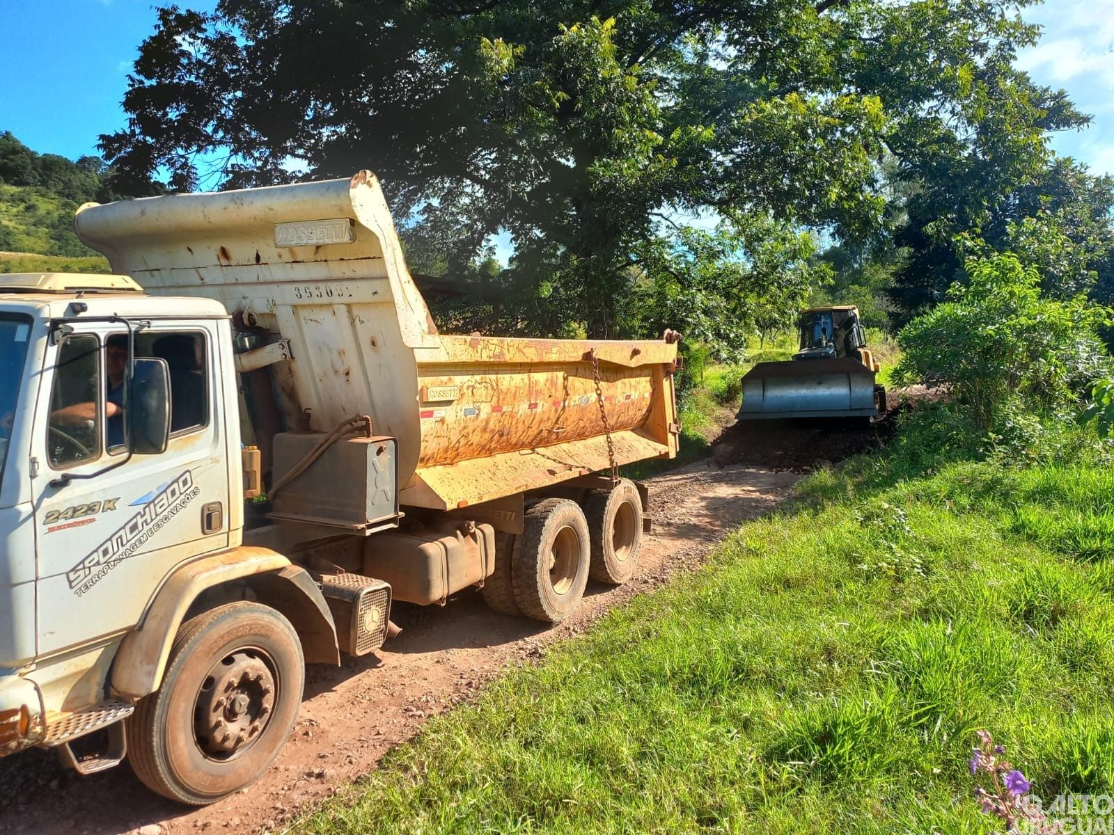Linhas Encruzilhada e Progresso recebem obras de recuperação de estradas em FW