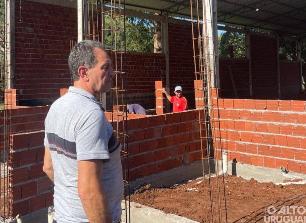 Obras e demandas de comunidades pautam agenda no interior de Caiçara