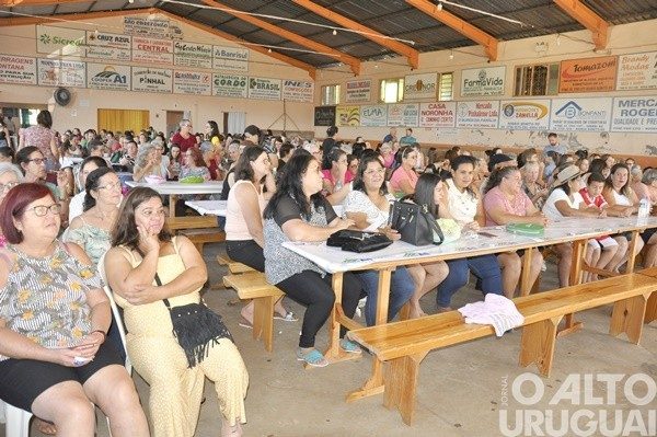 Cristal do Sul realiza evento para as mulheres