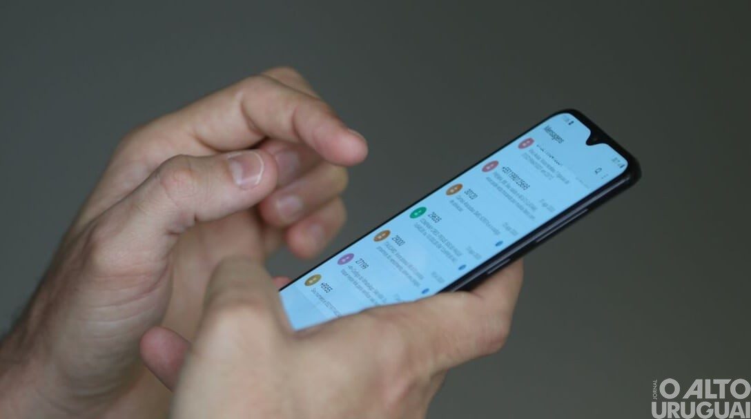 Anatel faz consulta pública para padronizar carregadores de celular