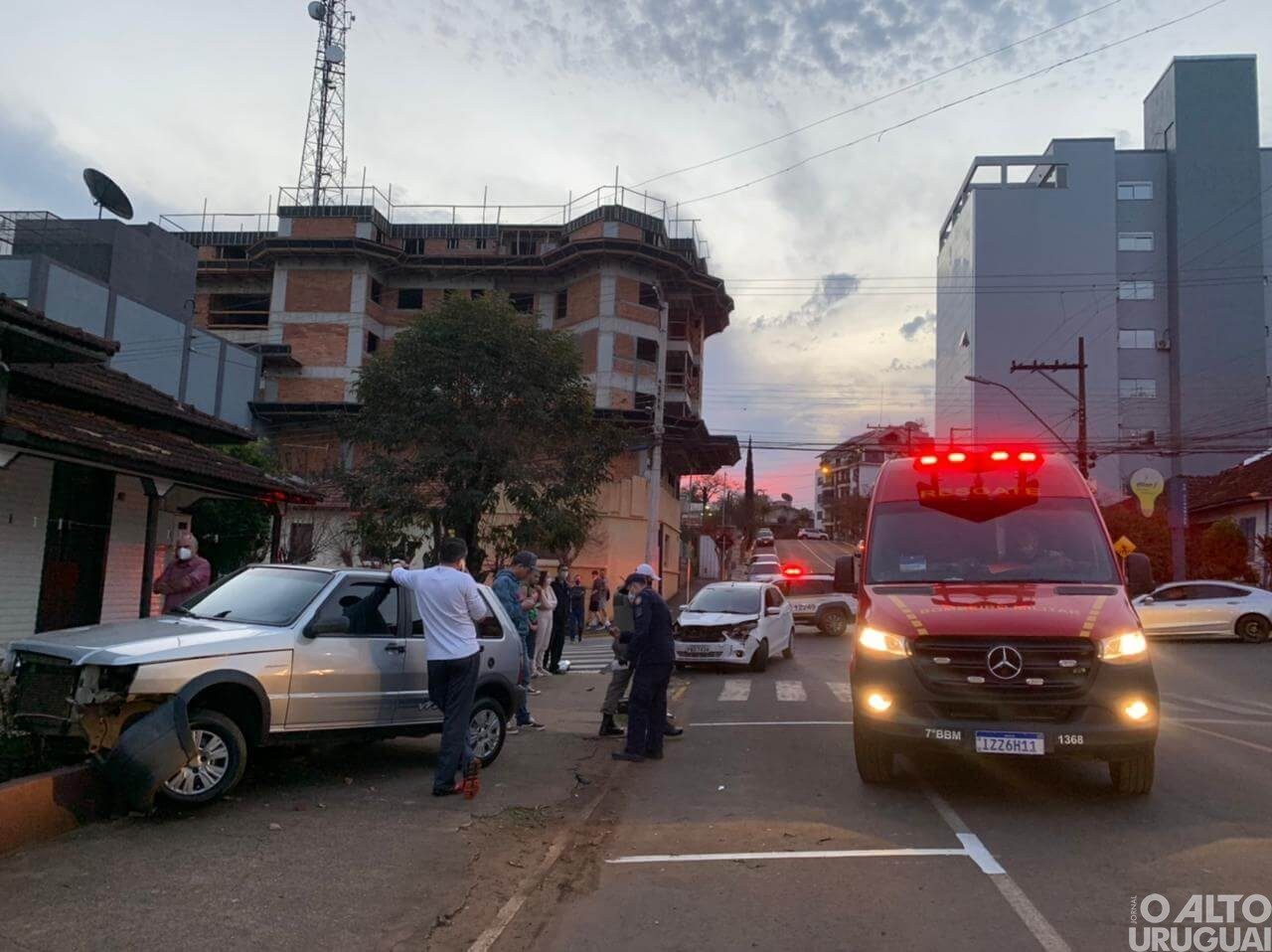Acidente no centro de FW deixa mulher ferida
