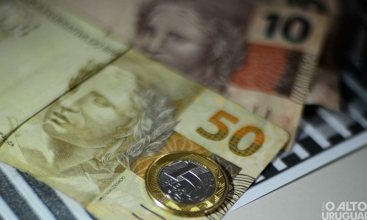 Trabalhadores nascidos em março podem sacar auxílio emergencial